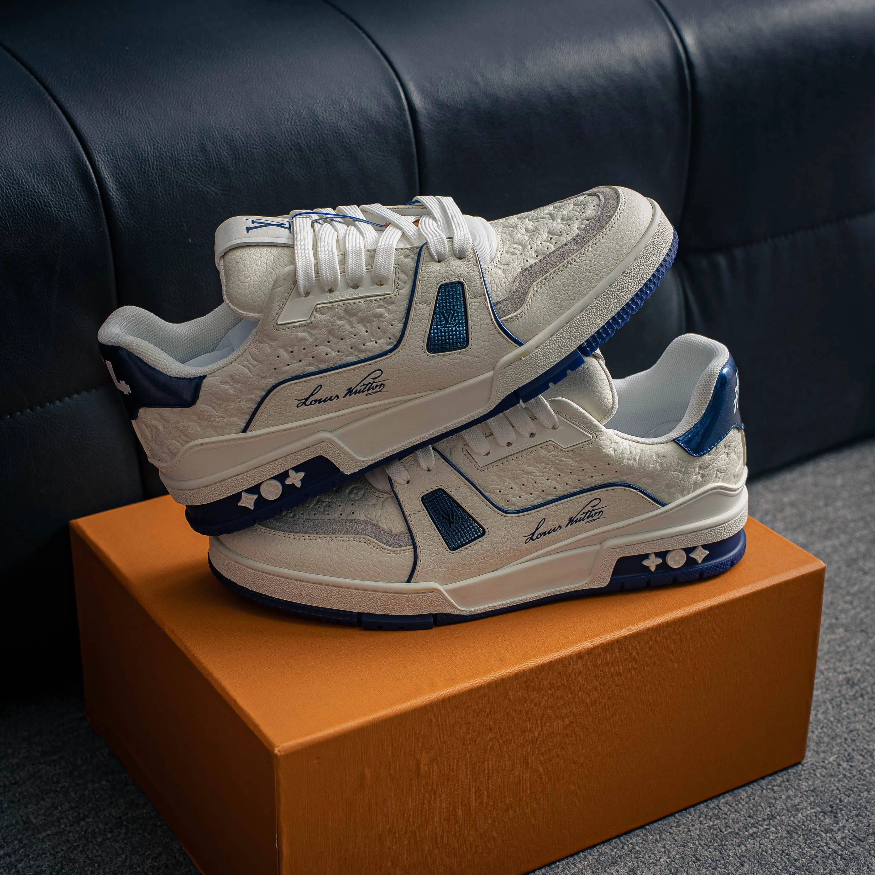 # LV- - trainer 2026 New Arrival 1：1 ！！ Shoes Cowhide Leather ， LOGO ， Breathable ， 。